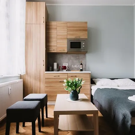 Host Apartment *